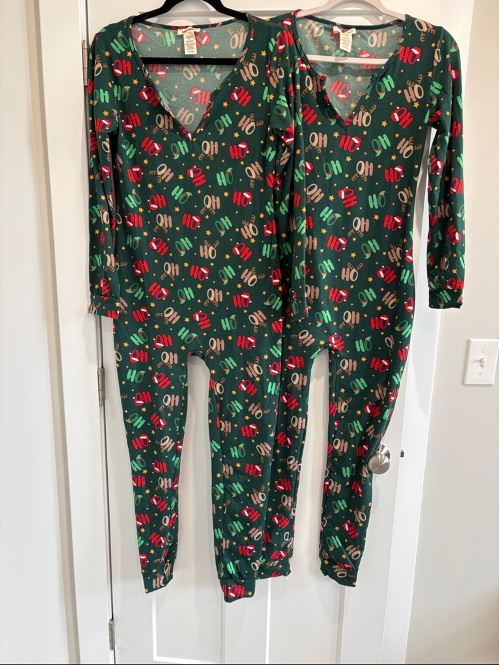 shosho Green 'HO' Print Long Sleeve One-Piece Pajama Set